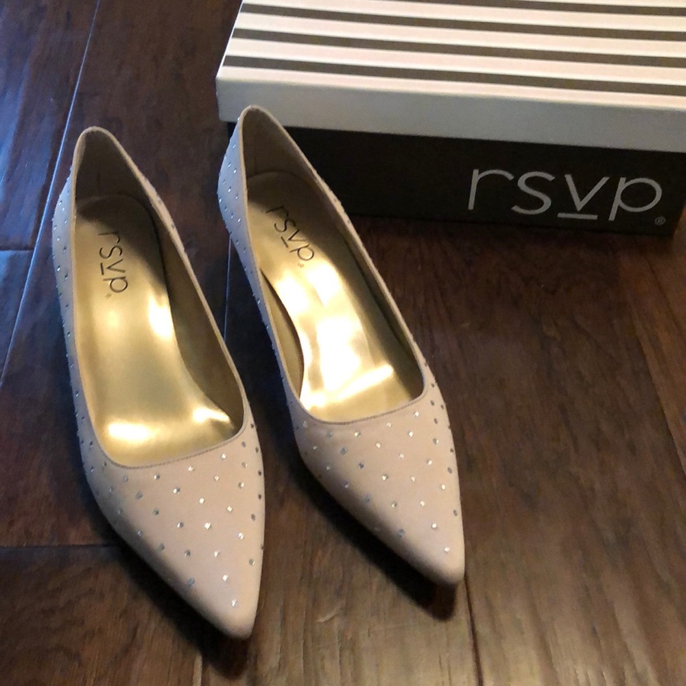 NWT RSVP Nude Pumps with rhinestones